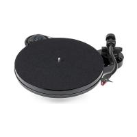 Проигрыватель виниловых пластинок Pro-Ject RPM 1 Carbon (DC) Piano Black